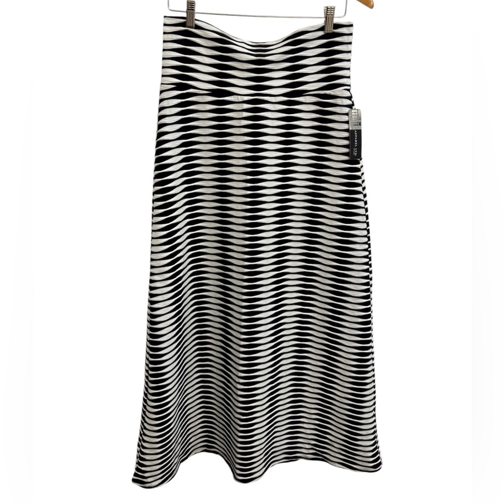 NWT High Waist Maxi Skirt Size Medium Black and White Geo Print